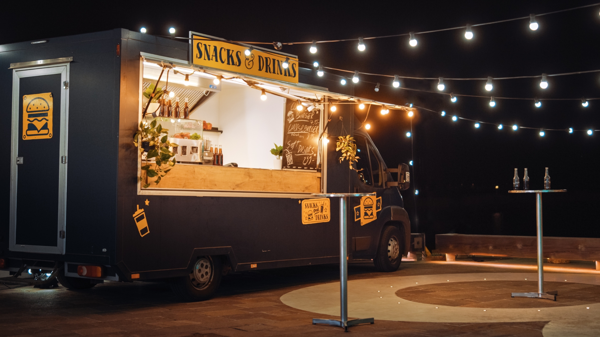 DIY Wedding Catering with Food Trucks